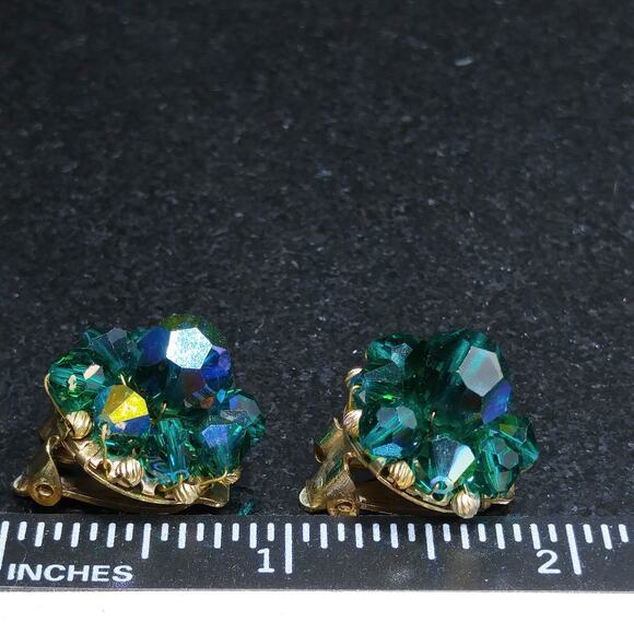 Vintage Green Crystal Beaded Earrings, Aurora Borealis, 1960s Gold Tone Clips - Picture 9 of 10